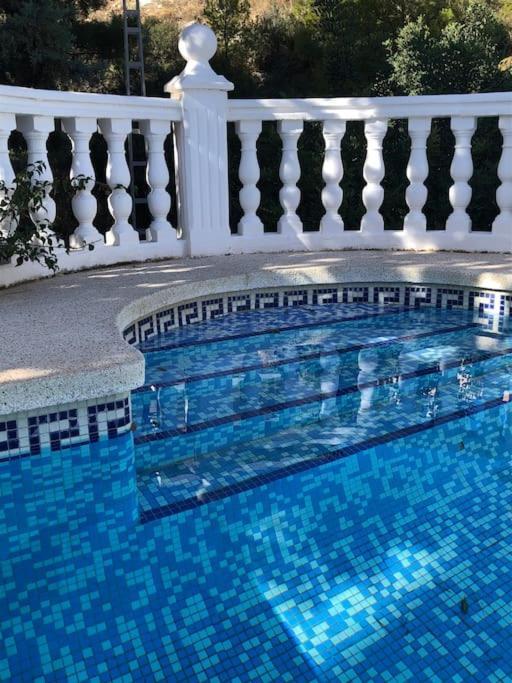 Casa Con Piscina Apartment กัลเป ภายนอก รูปภาพ